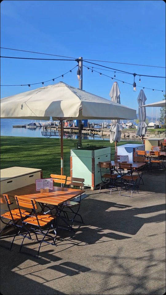 Morgen kommt die Sonne zurück – und wir auch. ☀️
Zeit für Badibar-Vibes, kalte Drinks, leckeres Essen und lange, entspannte Tage am See. 🍹🍽️✨

Der Sommer klopft an – und wir machen die Tür auf. 😎

Komm vorbei, schnapp dir deinen Lieblingsdrink und geniess den Moment mit uns.

Wer ist morgen am Start? 👇☀️🍹

#sommervibes#amsee#drinks#cooldown#inlovewithzug